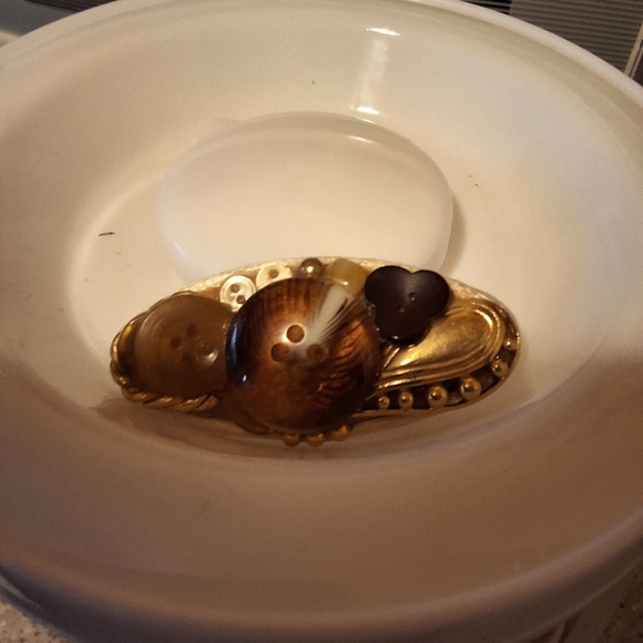 Lori Scena OOAK signed vintage button brooch - Picture 2 of 6